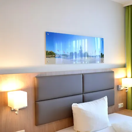 ホテル シティーホテル クルヒュルスト バルドゥイン 3*